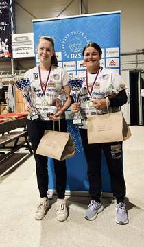 članice dvojke - zmagovalki